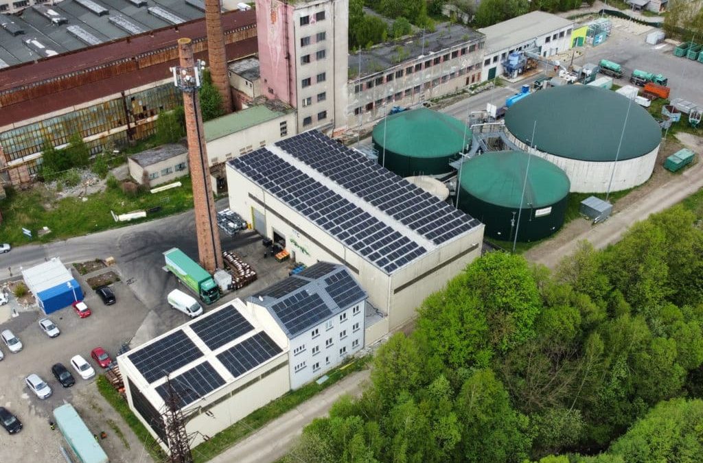 Rapotínská výrobna biometanu má nové solární panely, přebytky zelené elektřiny bude dodávat do sítě